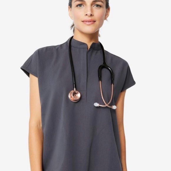 Charcoal Figs Scrubs Women PS Top & XS Joggers - Picture 3 of 8